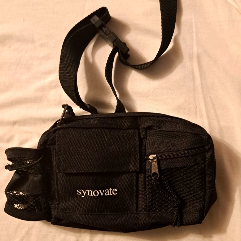 Waist bag, gym bag not sure what it's called.